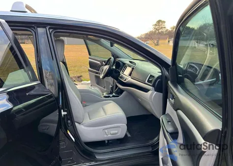 2018 Toyota Highlander Se z USA, uszkodzony, nr VIN 5TDKZRFH6JS541343